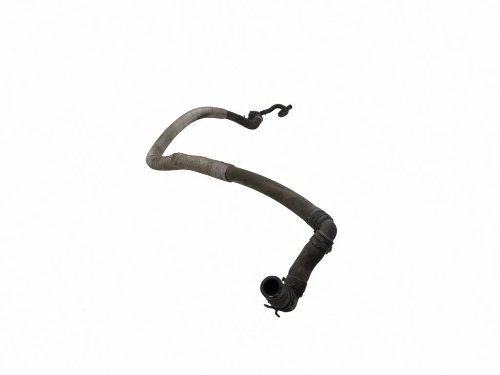 Coolant pipe/hose – front