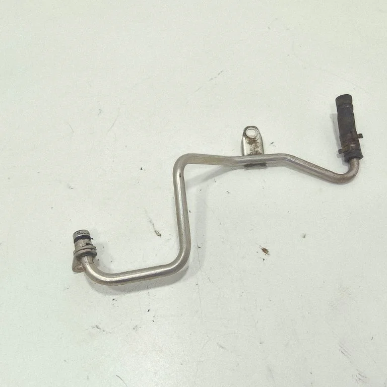 Coolant pipe/hose – front