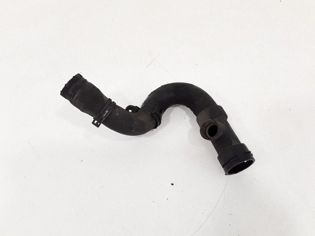 Coolant pipe/hose