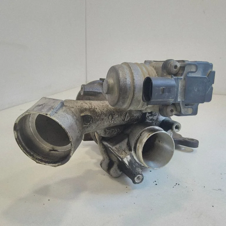 Turbocharger 04E145704