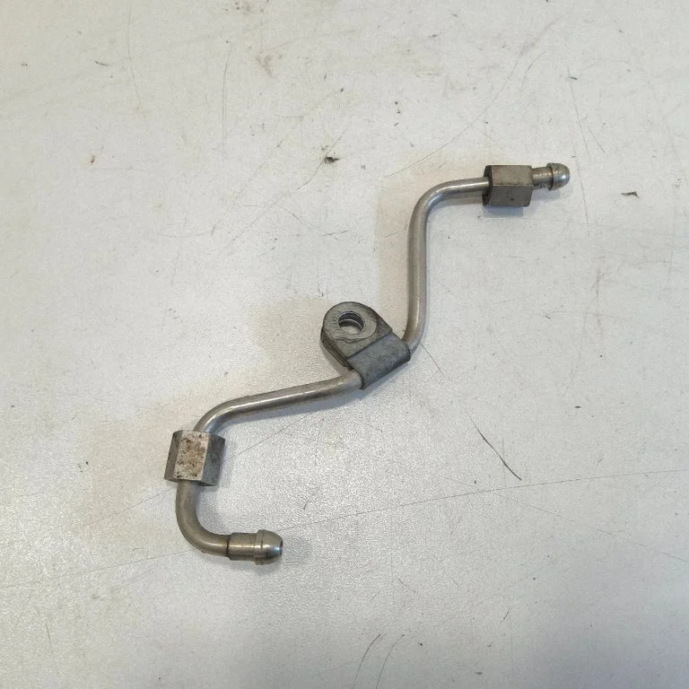 Fuel line pipe – front