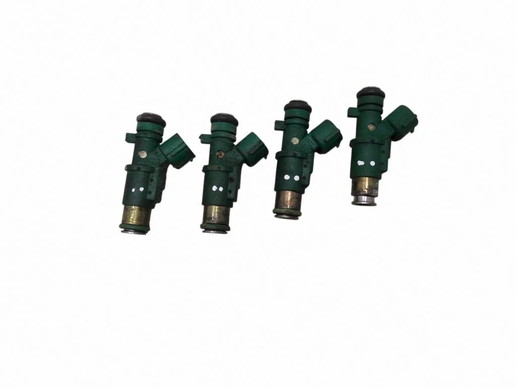 Fuel injector 01F023