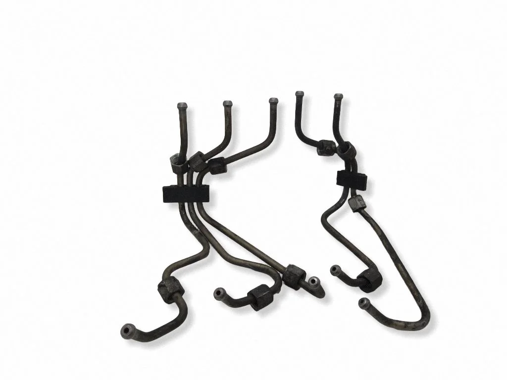 Fuel injector supply line/pipe – front