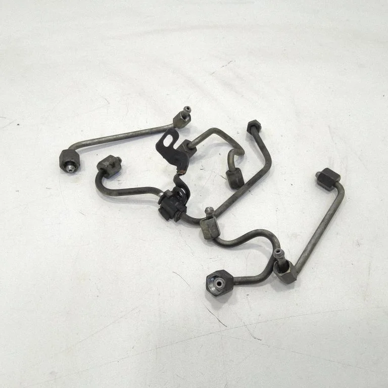 Fuel injector supply line/pipe – front