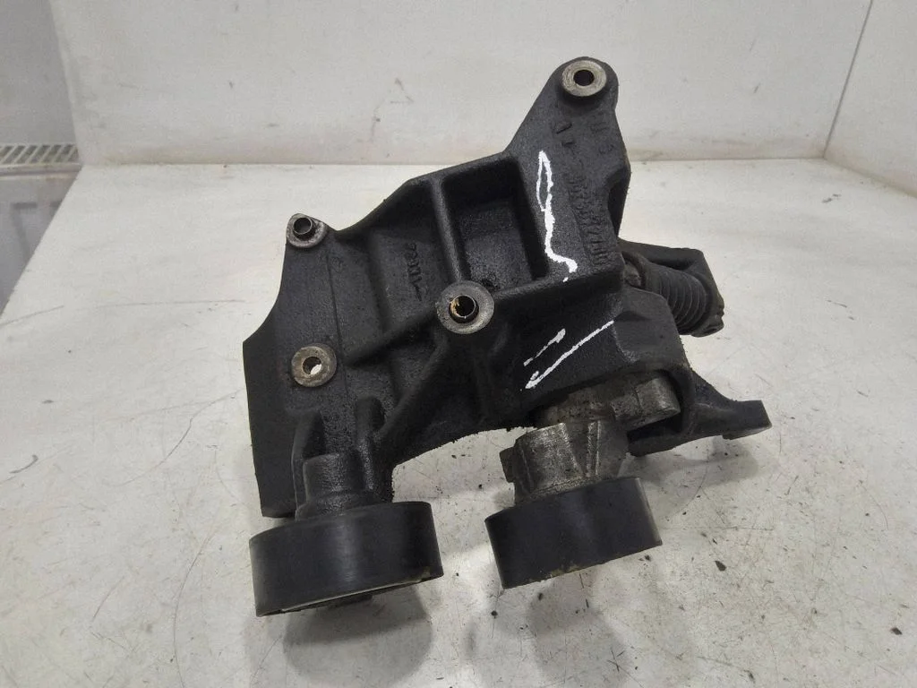 Generator/alternator bracket – front