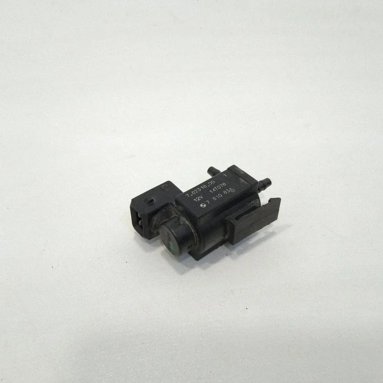 Vacuum valve 70231800