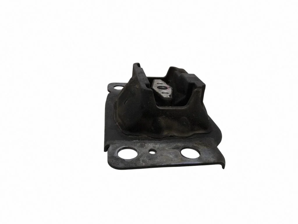 Engine mount bracket – rear left