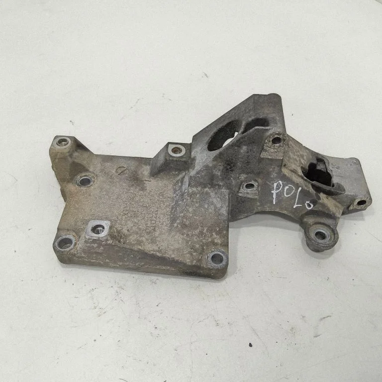 Generator/alternator bracket – Volkswagen Polo (2002-2005)