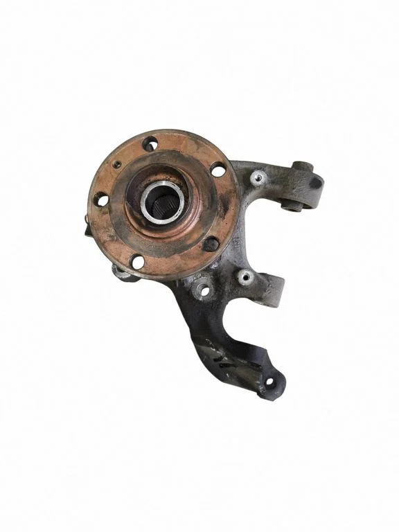 Rear wheel hub spindle/knuckle – rear left