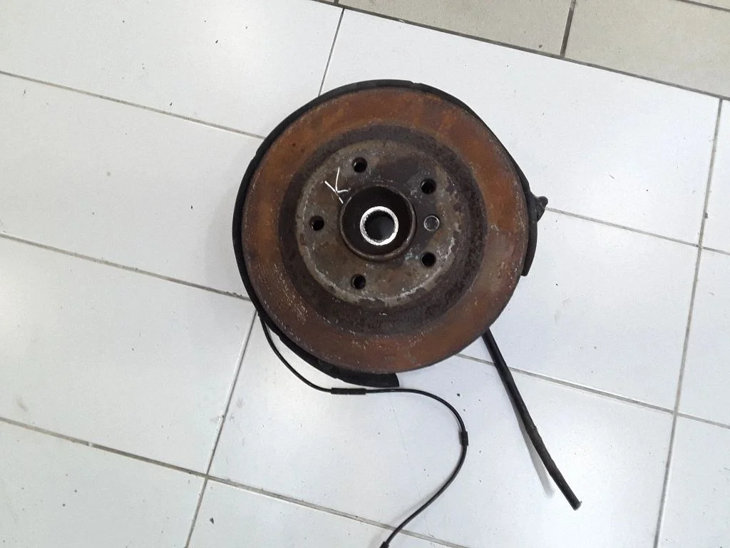 Tagumine rumm F193155