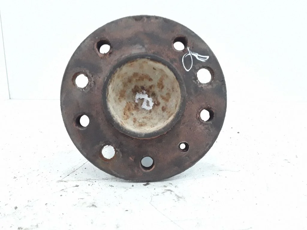 Rear wheel hub