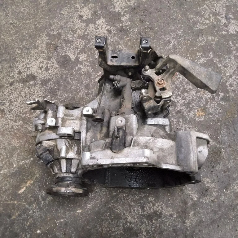 Mechaninė 6 pavarų dėžė