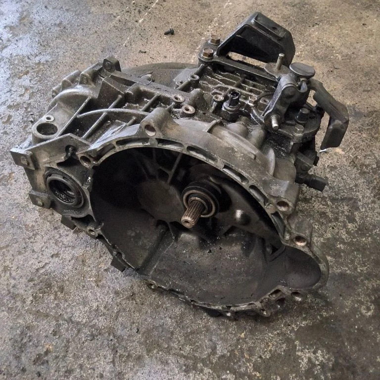 Mechaninė 6 pavarų dėžė