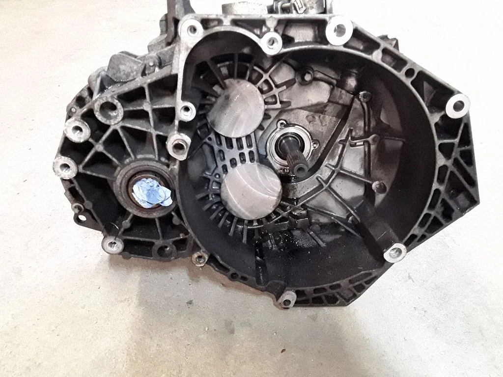 Mechaninė 6 pavarų dėžė