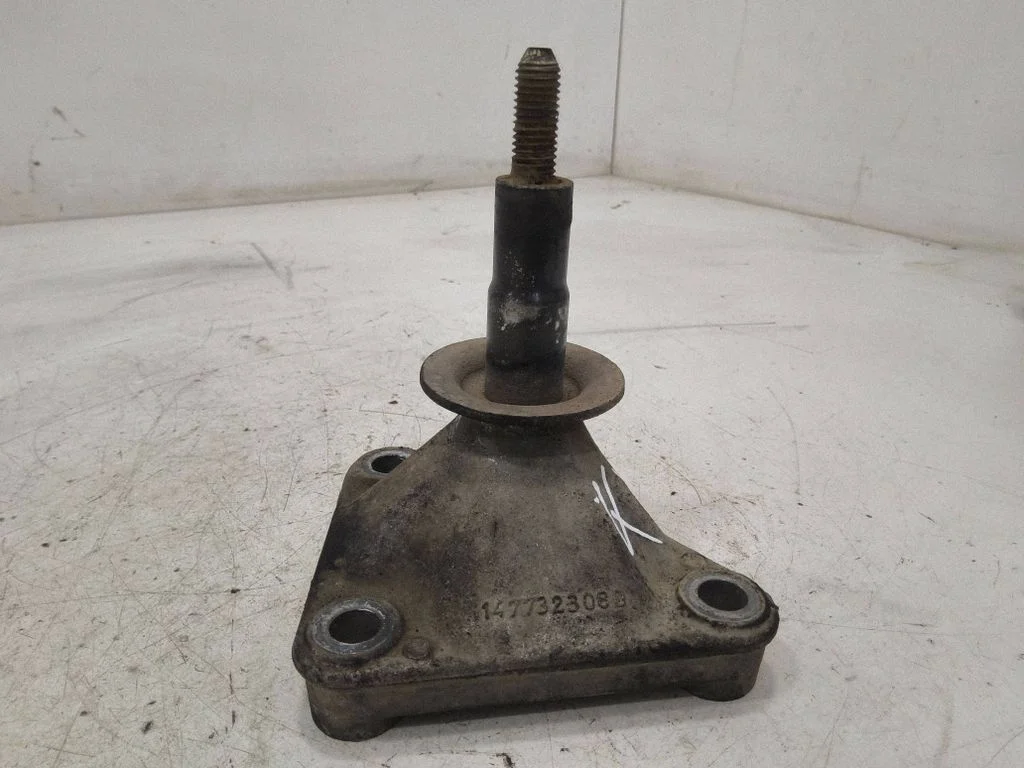 Gearbox mounting bracket 1477323080