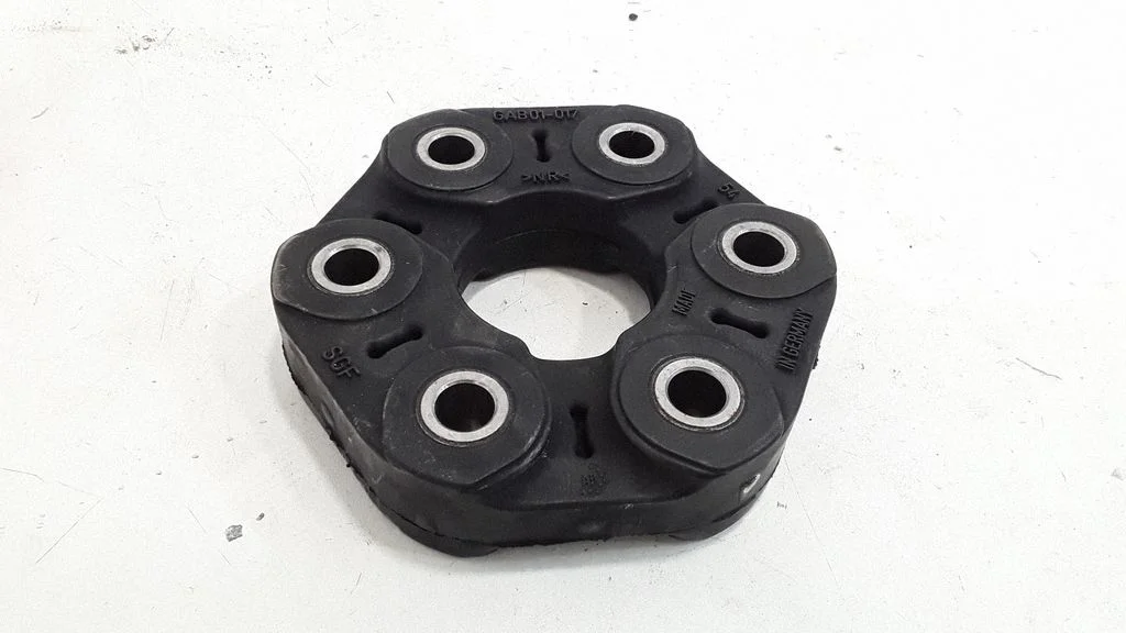 Rear prop shaft donut coupling/joint 7511454