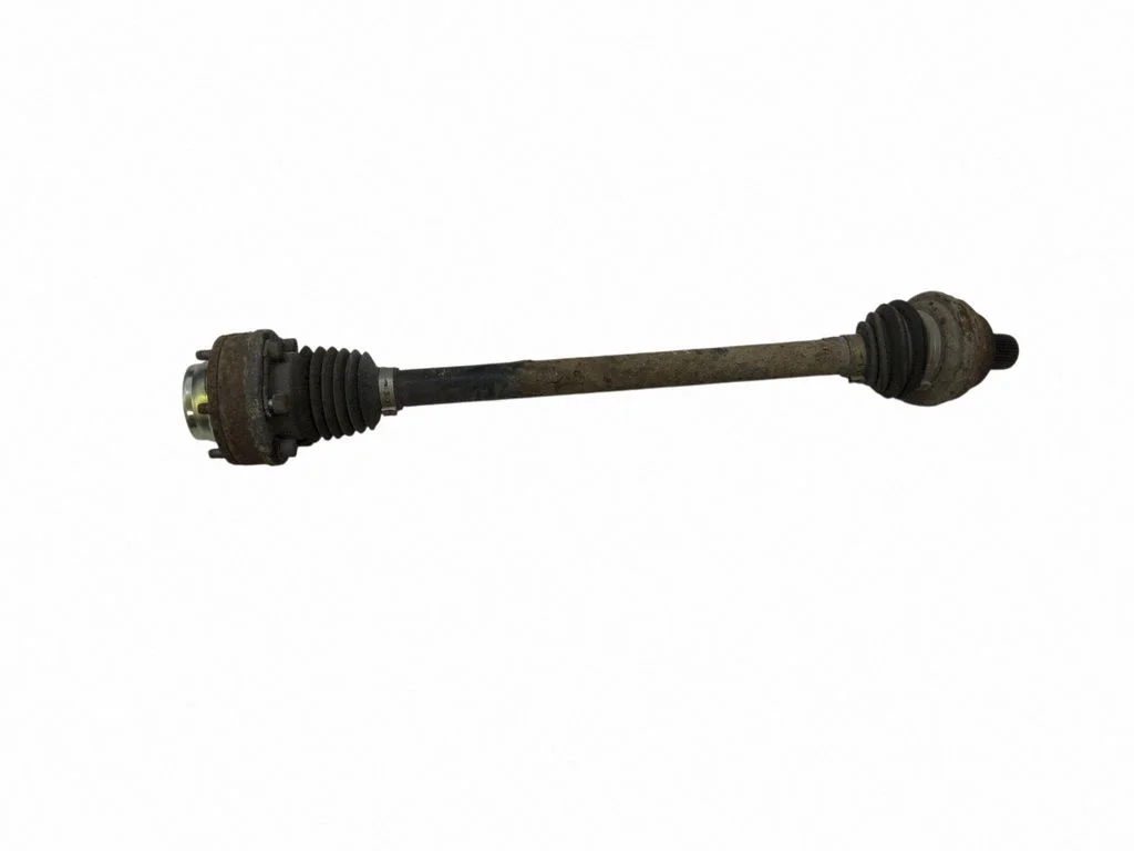 Rear driveshaft – rear left