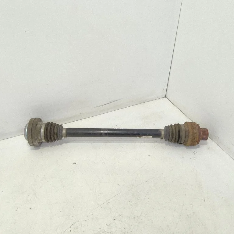 Rear driveshaft – rear right