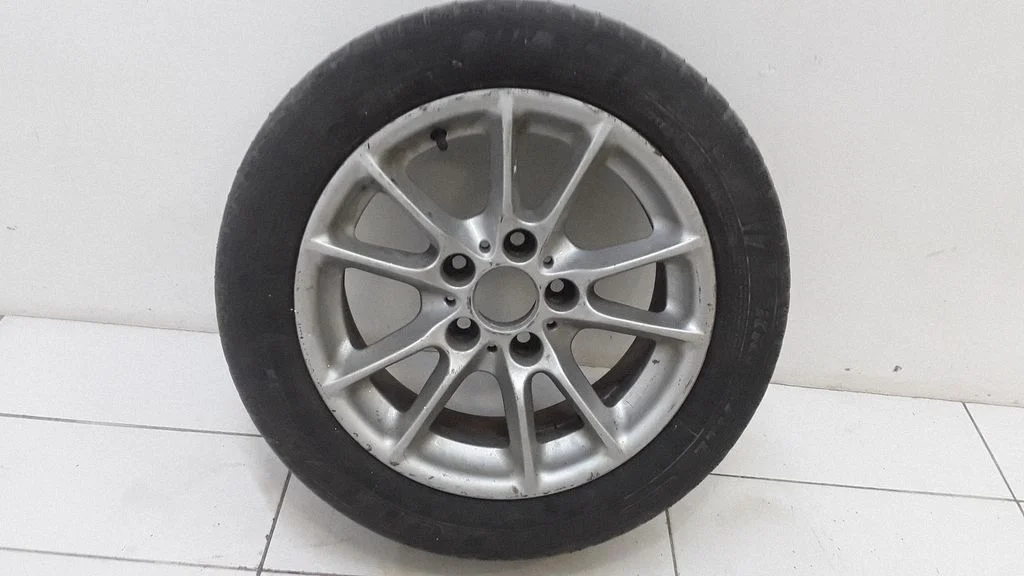R15 lengvojo lydinio ratlankis (-iai)