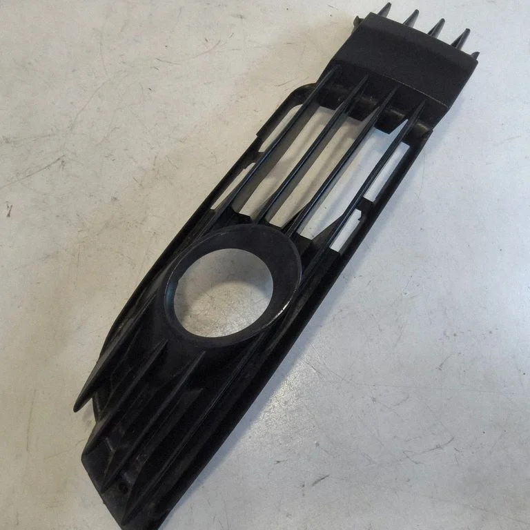 Front fog light trim/grill – front left