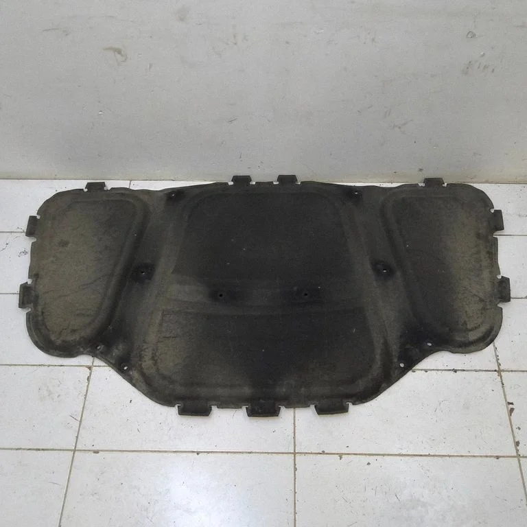 Engine bonnet/hood sound/heat insulation – front