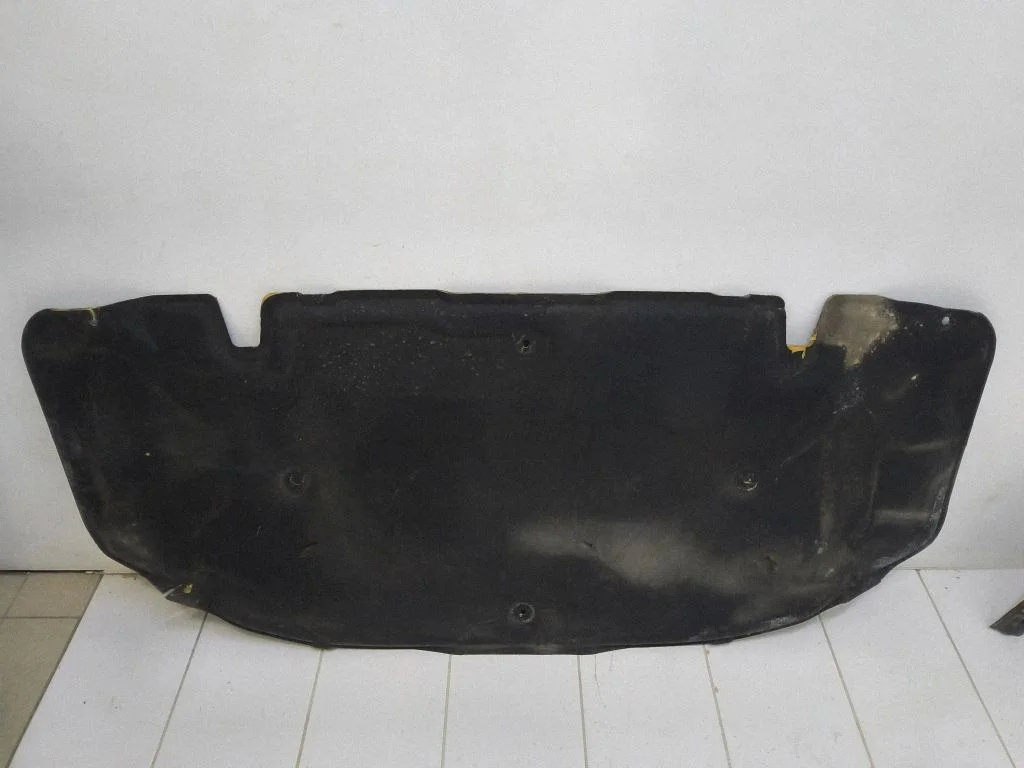 Engine bonnet/hood sound/heat insulation – front