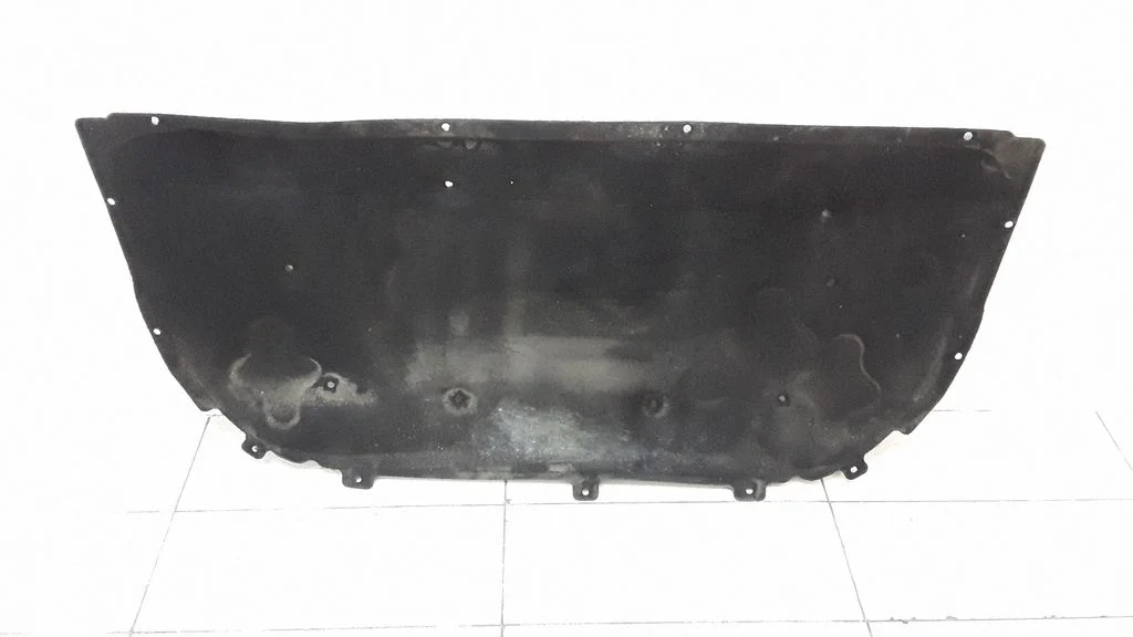 Engine bonnet/hood sound/heat insulation
