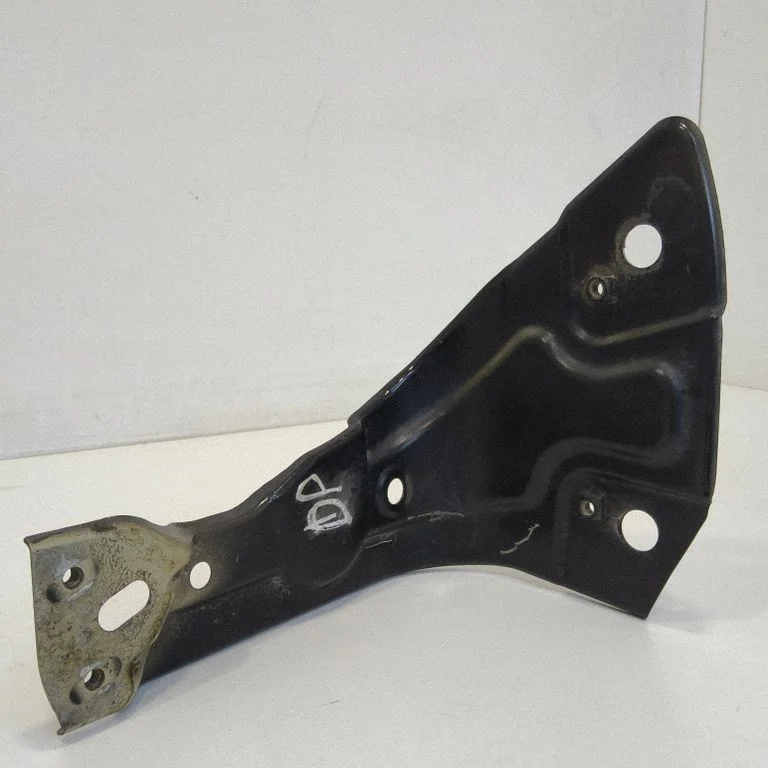 Fender mounting bracket 3AA821141