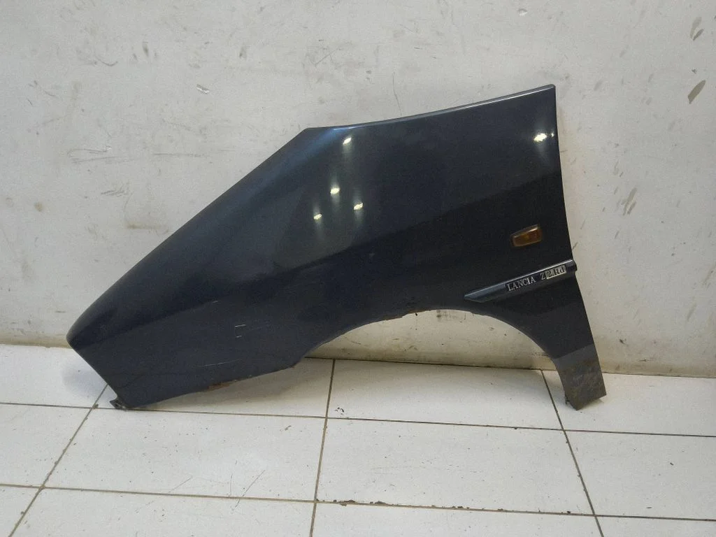 Fender – front left