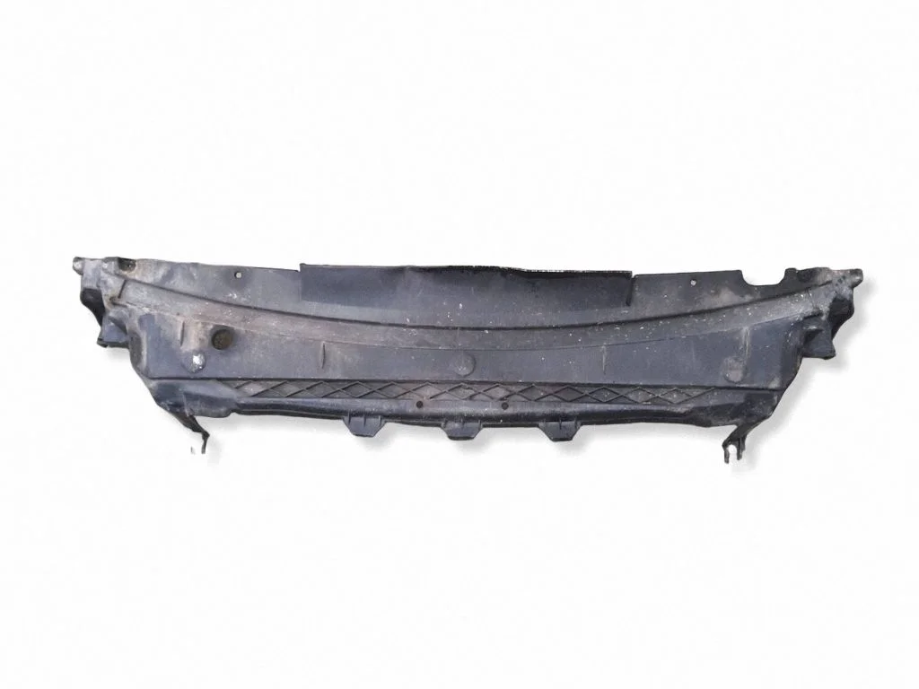 Front bumper skid plate/under tray