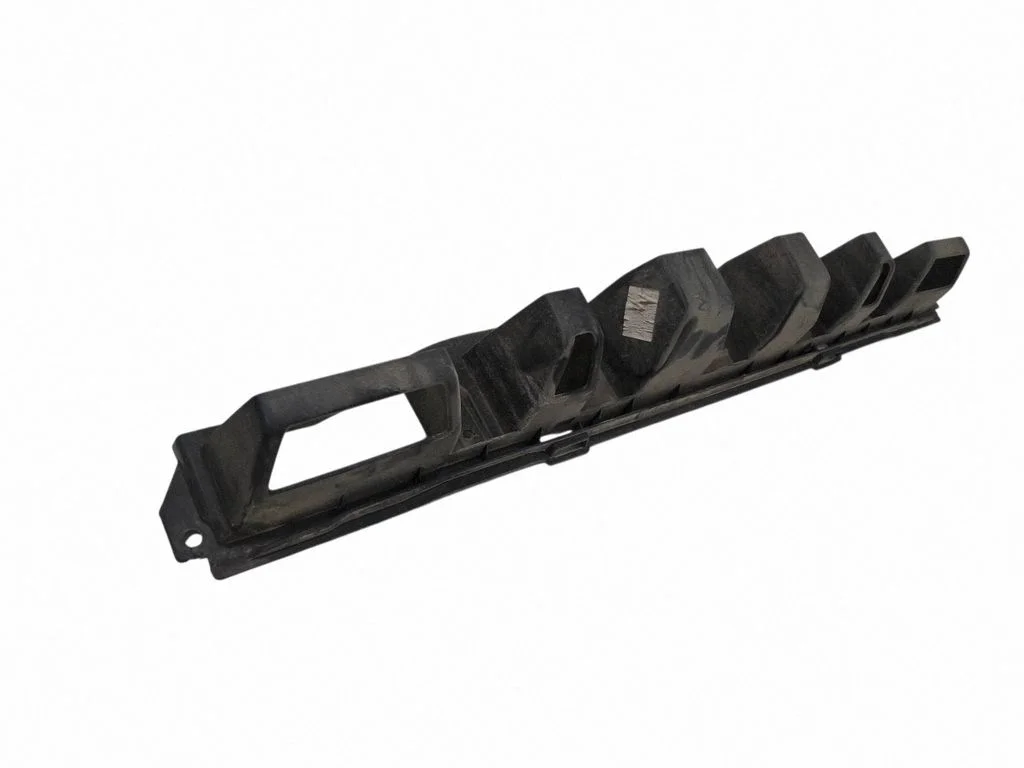 Rear bumper mounting bracket