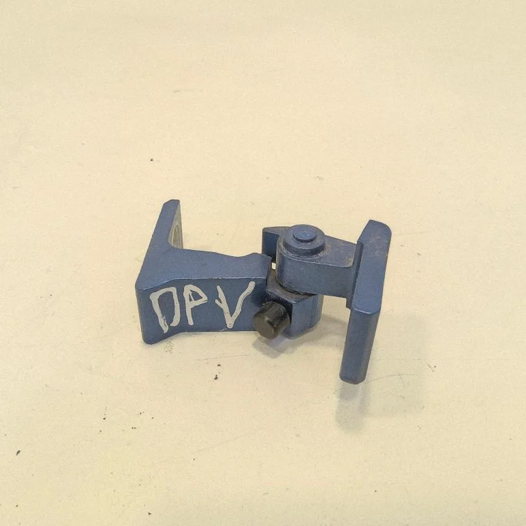 Front door upper hinge 8K0831402P