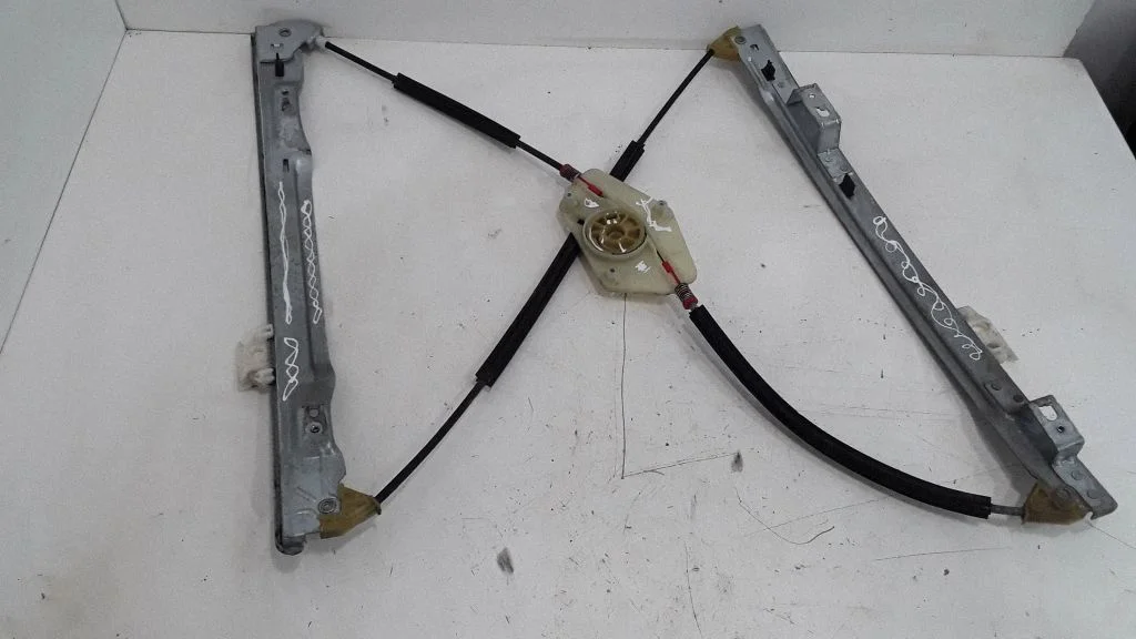 Front window lifting mechanism without motor – right