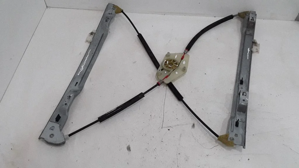 Front window lifting mechanism without motor – right