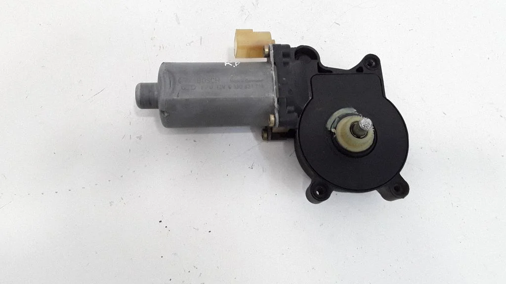 Front door window regulator motor 8362063