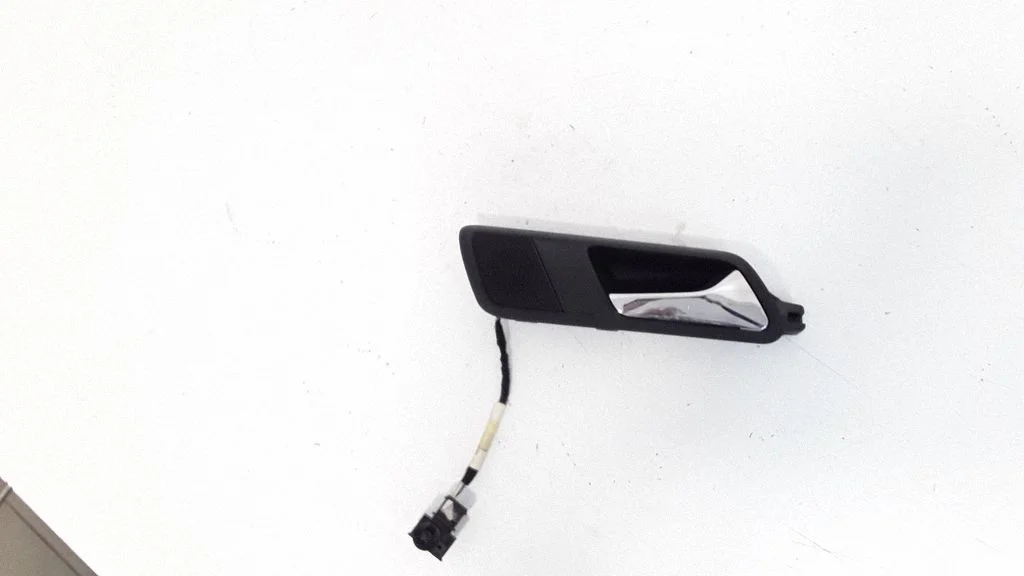Rear door interior handle – rear right