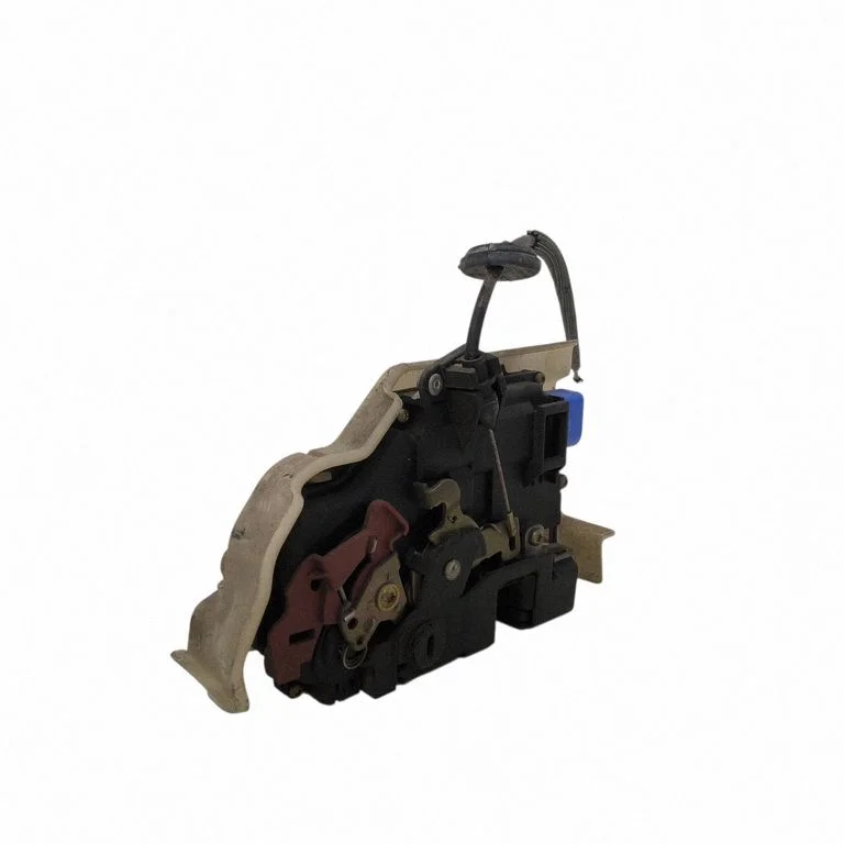 Rear door lock – rear right