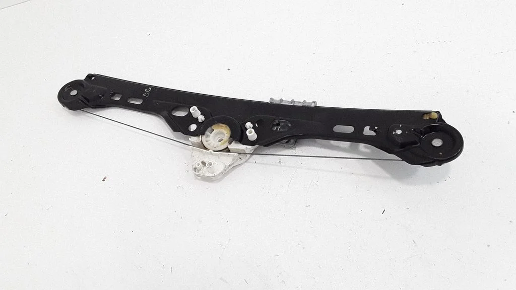 Rear window lifting mechanism without motor – right