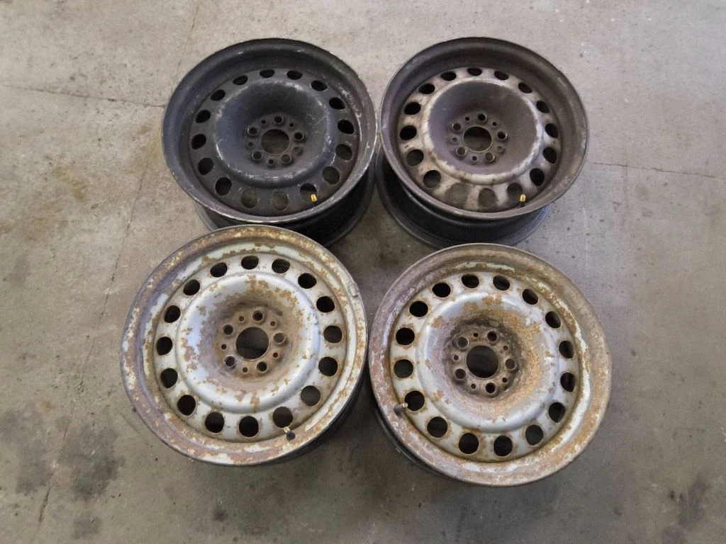 R15 plieninis štampuotas ratlankis (-iai)