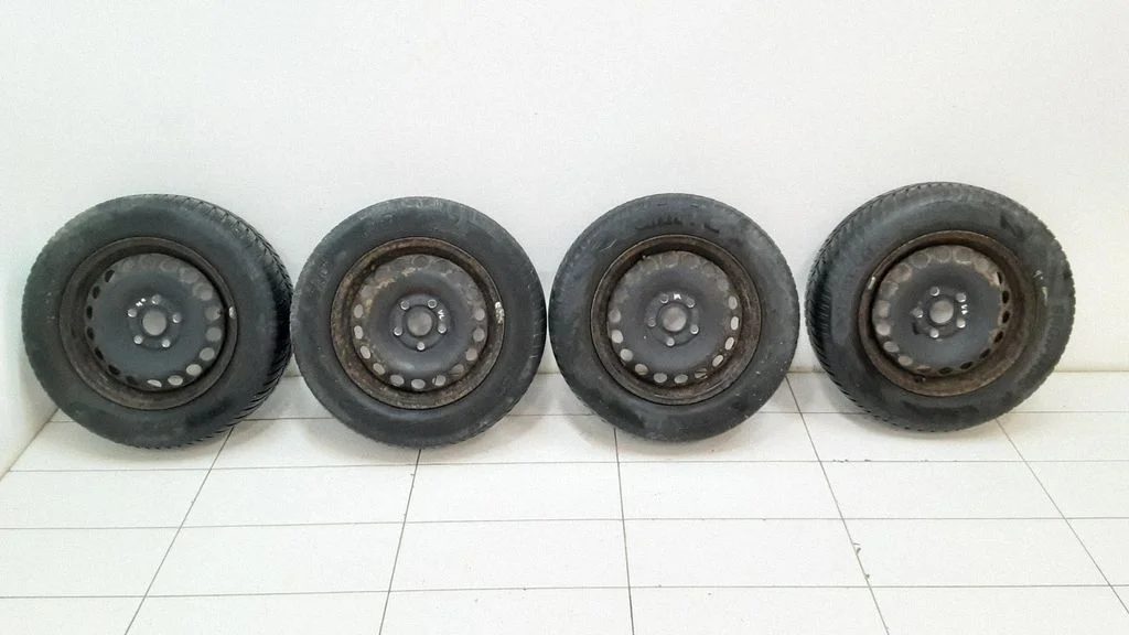 R15 plieninis štampuotas ratlankis (-iai)