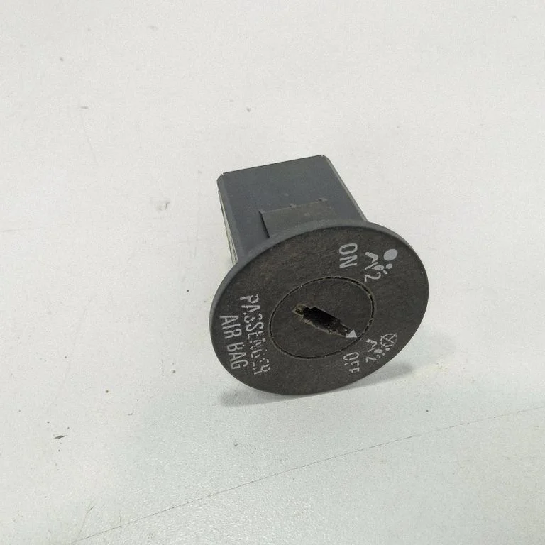 Dashboard side end trim 13275266