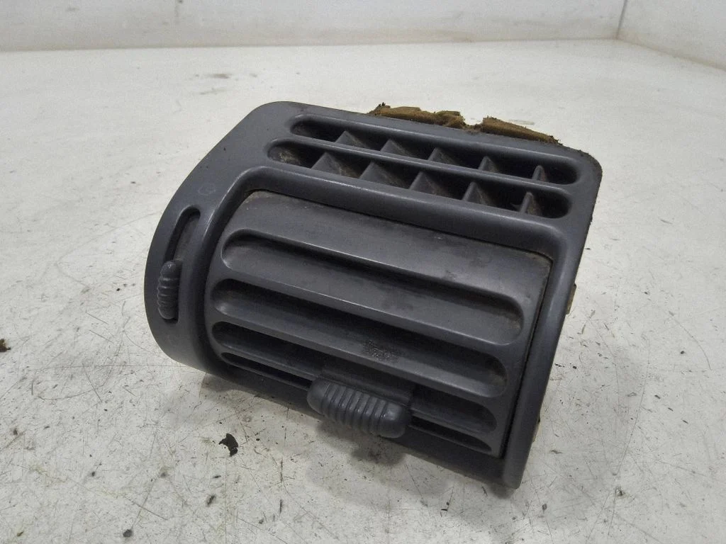 Dashboard side air vent grill/cover trim 1461979077