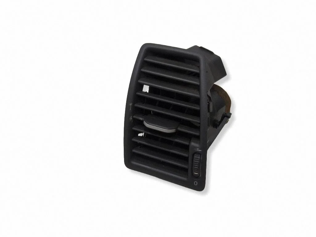 Dashboard side air vent grill/cover trim – Volvo XC90 (2007-2014)