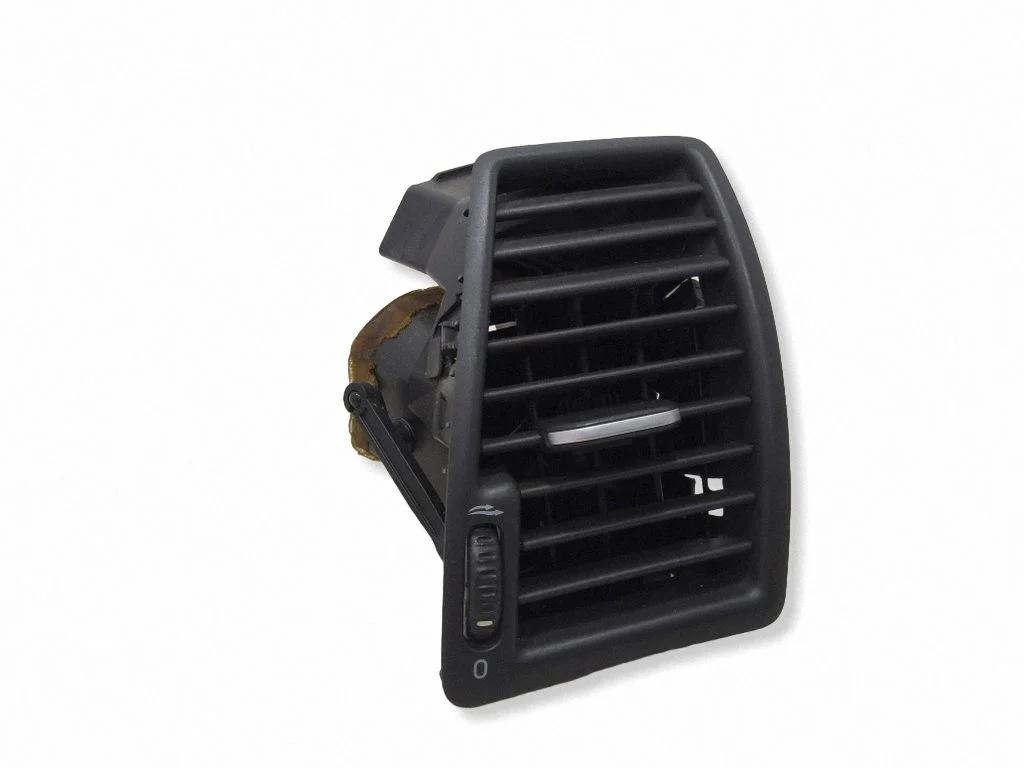 Dashboard side air vent grill/cover trim – Volvo XC90 (2007-2014)