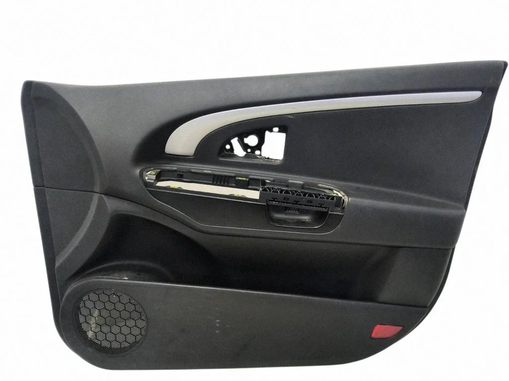 Front door card panel trim – KIA Ceed (2012-2018)