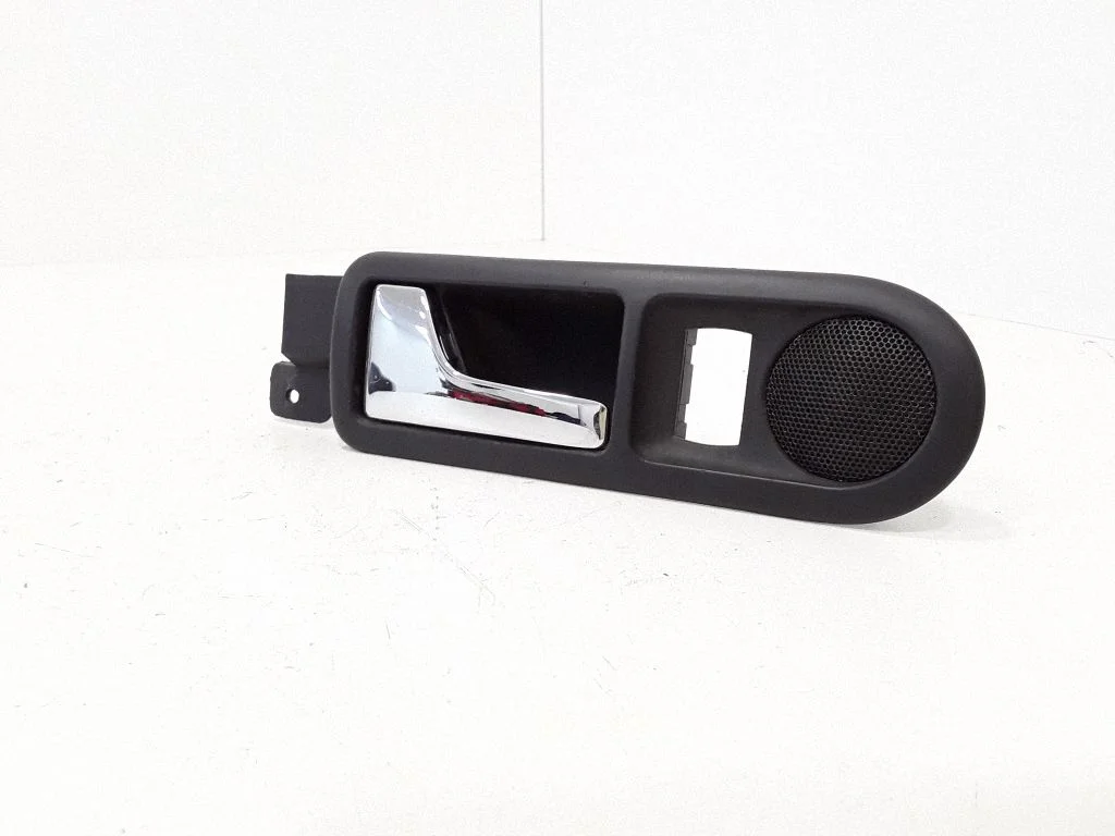 Rear door interior handle trim – Volkswagen Passat B5.5 (2001-2005)