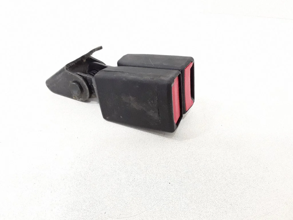 Middle seatbelt buckle (rear) 13267110
