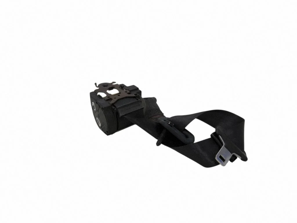 Rear seatbelt – rear right