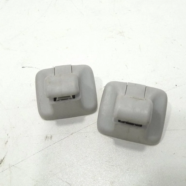 Sun visor clip/hook/bracket