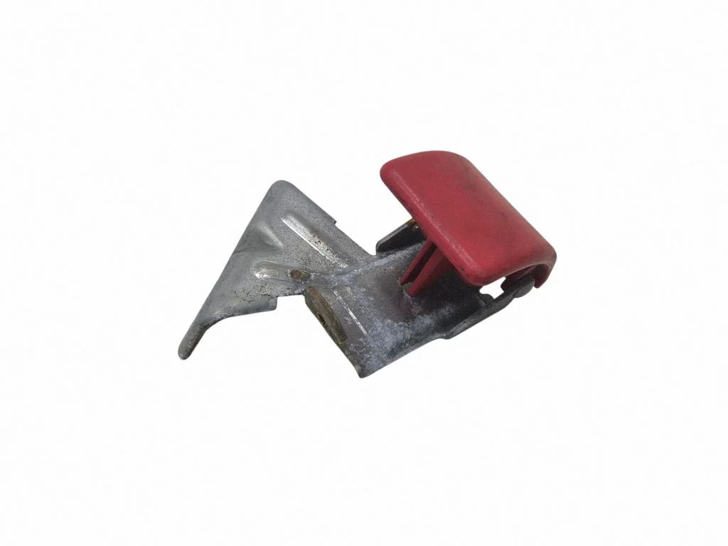 Engine bonnet (hood) release handle – front left